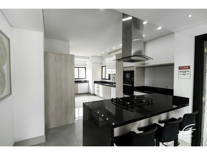 Apartamento de 3 alcobas en venta en El Poblado, Medellín, 245 m² · foto 7 de 22