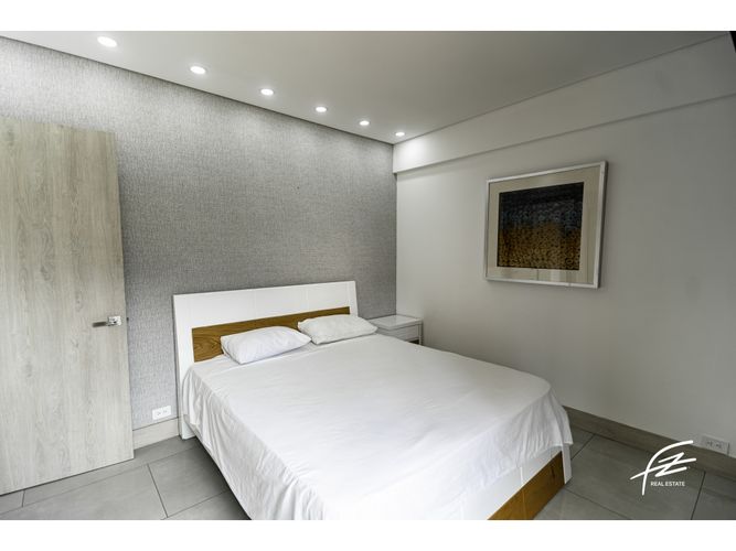 Apartamento de 3 alcobas en venta en El Poblado, Medellín, 245 m² · foto 16 de 22