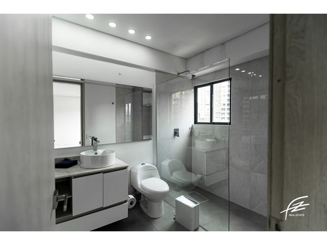 Apartamento de 3 alcobas en venta en El Poblado, Medellín, 245 m² · foto 19 de 22