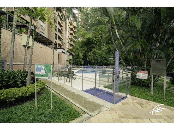 Apartamento de 3 alcobas en venta en El Poblado, Medellín, 245 m² · foto 20 de 22
