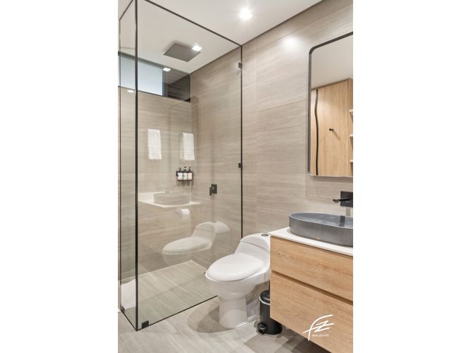 Apartamento de 2 alcobas en venta en El Poblado, Medellín, 90 m² · foto 13 de 15
