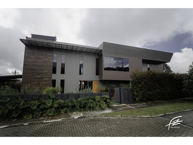 Casa de 4 alcobas en venta en Las Palmas, Envigado, 800 m² · foto 2 de 24