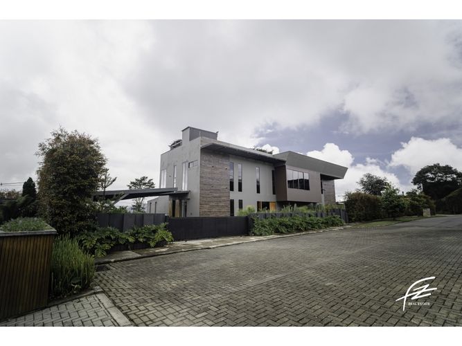 Casa de 4 alcobas en venta en Las Palmas, Envigado, 800 m² · foto 3 de 24