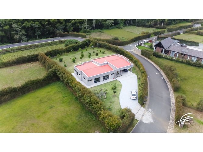 Casa de 2 alcobas en venta en Llano Grande, Rionegro, 1918 m² · foto 12 de 24