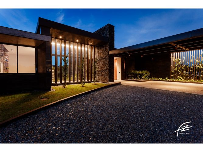 Casa de 3 alcobas en venta en Las Palmas, Envigado, 348 m² · foto 17 de 17