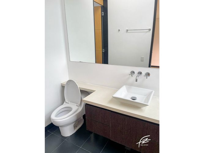 Casa de 4 alcobas en venta en San Marcos, Envigado, 331 m² · foto 2 de 22