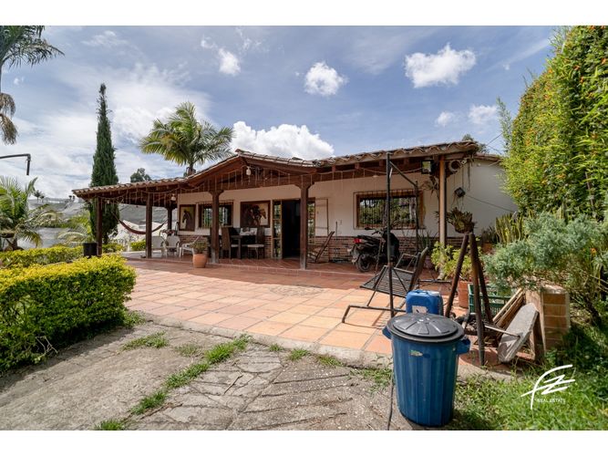 Finca en venta en El Carmen De Viboral, El Carmen de Viboral, 1000 m² · foto 3 de 24