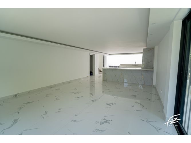 Casa de 3 alcobas en venta en Llano Grande, Rionegro, 320 m² · foto 3 de 24