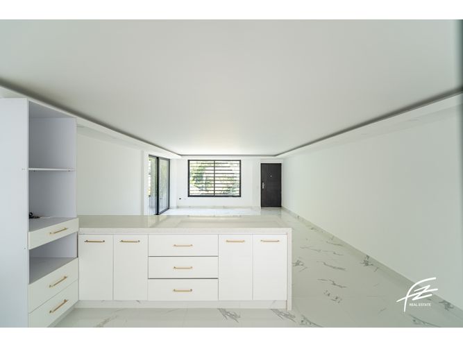 Casa de 3 alcobas en venta en Llano Grande, Rionegro, 320 m² · foto 4 de 24