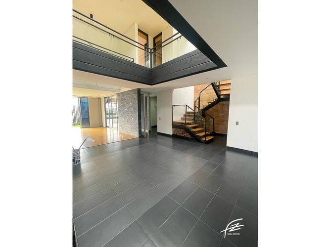 Casa de 4 alcobas en venta en San Marcos, Envigado, 331 m² · foto 8 de 22