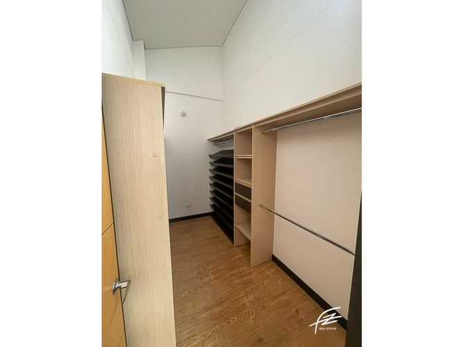 Casa de 4 alcobas en venta en San Marcos, Envigado, 331 m² · foto 11 de 22