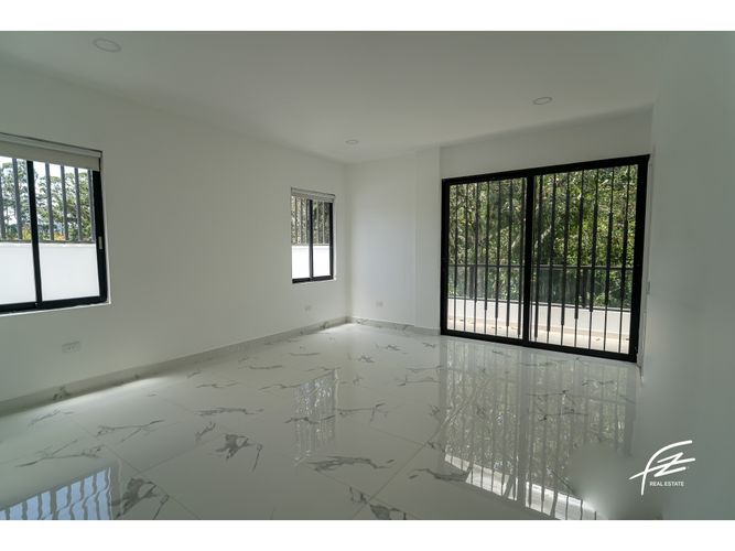 Casa de 3 alcobas en venta en Llano Grande, Rionegro, 320 m² · foto 12 de 24
