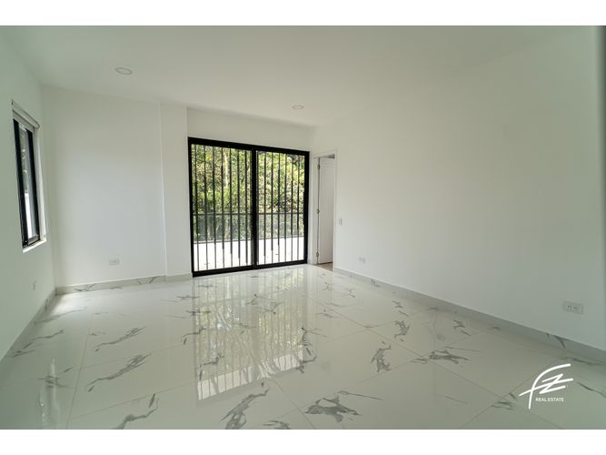 Casa de 3 alcobas en venta en Llano Grande, Rionegro, 320 m² · foto 13 de 24