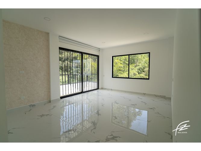Casa de 3 alcobas en venta en Llano Grande, Rionegro, 320 m² · foto 15 de 24