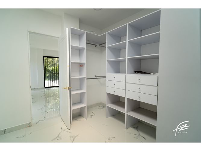 Casa de 3 alcobas en venta en Llano Grande, Rionegro, 320 m² · foto 19 de 24