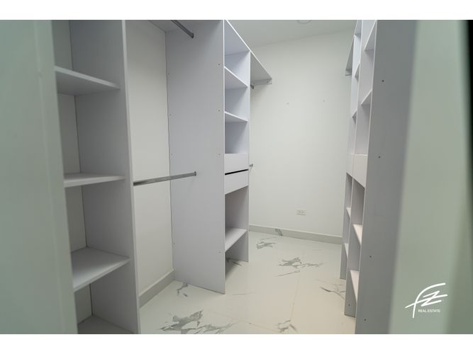 Casa de 3 alcobas en venta en Llano Grande, Rionegro, 320 m² · foto 21 de 24