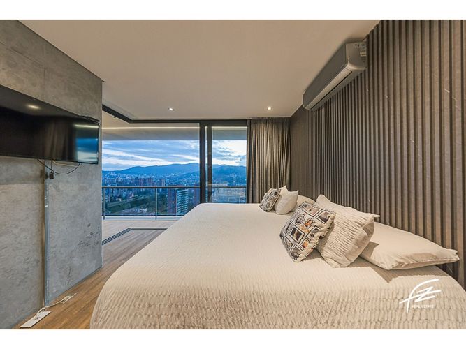 Apartamento de 2 alcobas en venta en El Poblado, Medellín, 149 m² · foto 3 de 22