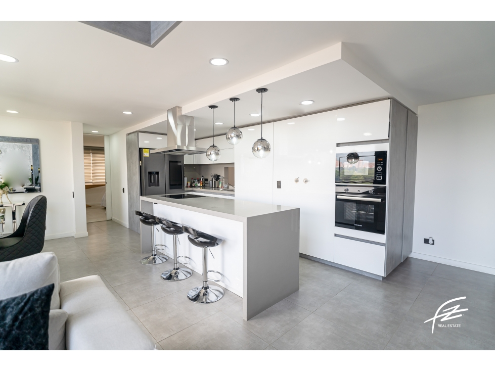 Apartamento en venta en El Poblado, Envigado · foto 3 de 24