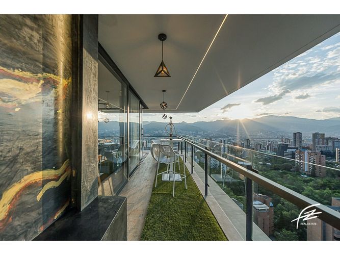 Apartamento de 2 alcobas en venta en El Poblado, Medellín, 149 m² · foto 7 de 22