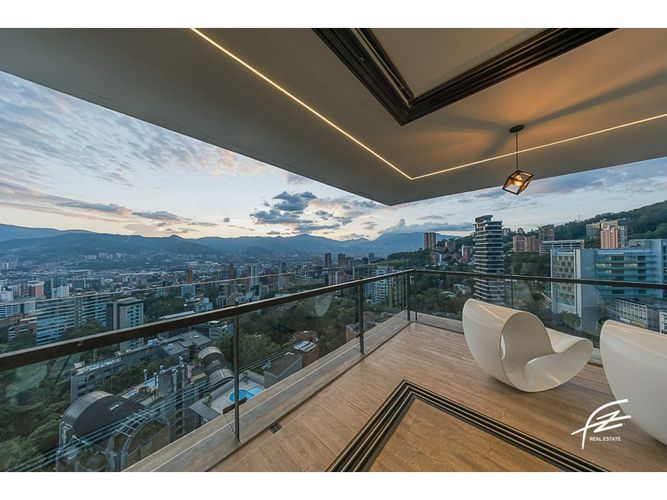 Apartamento de 2 alcobas en venta en El Poblado, Medellín, 149 m² · foto 12 de 22