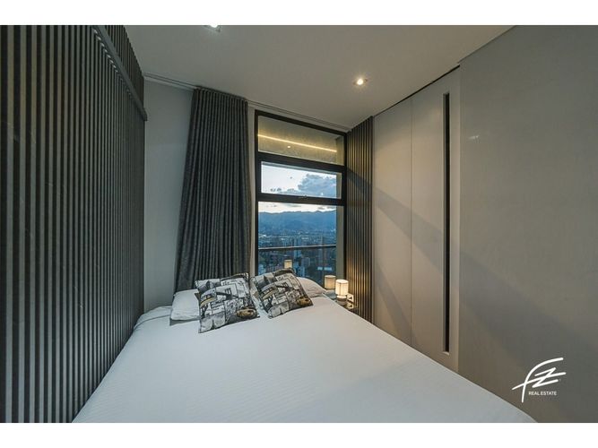 Apartamento de 2 alcobas en venta en El Poblado, Medellín, 149 m² · foto 16 de 22