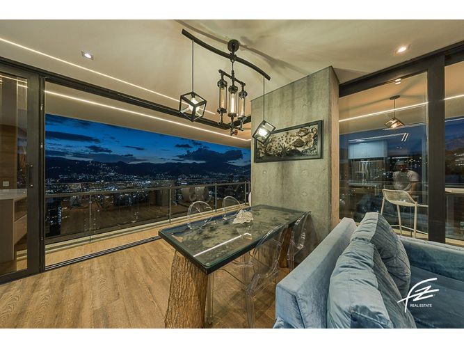 Apartamento de 2 alcobas en venta en El Poblado, Medellín, 149 m² · foto 18 de 22