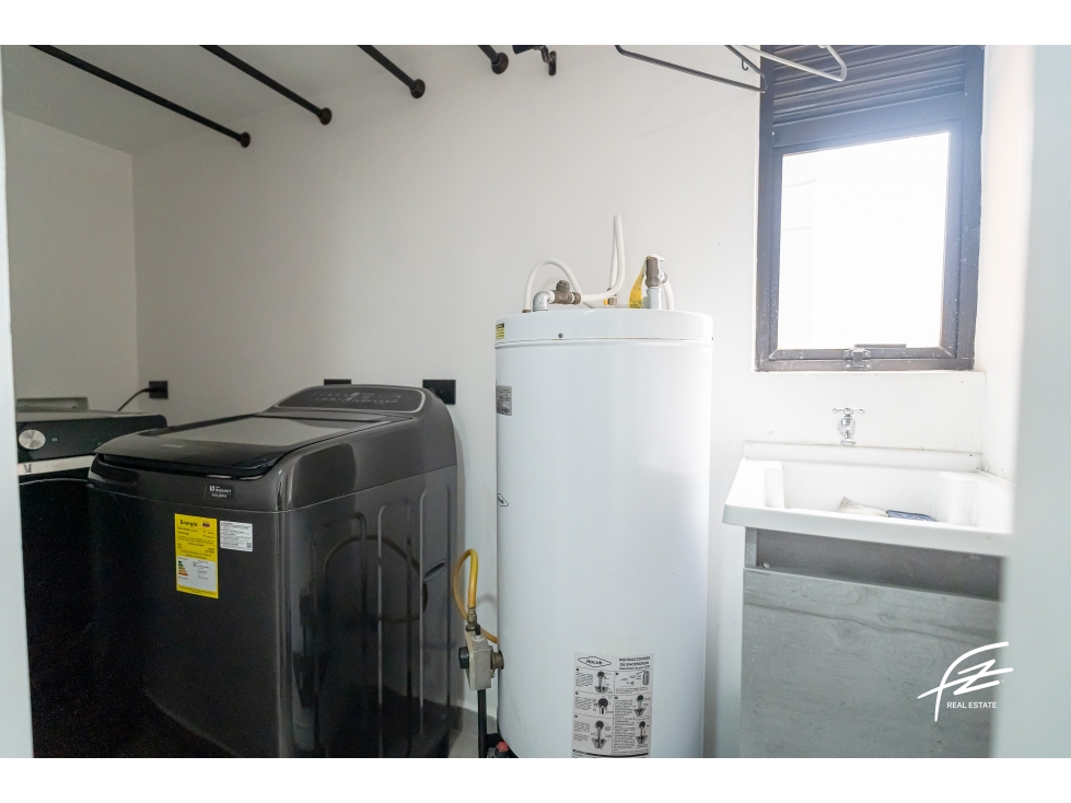 Apartamento en venta en El Poblado, Envigado · foto 17 de 24