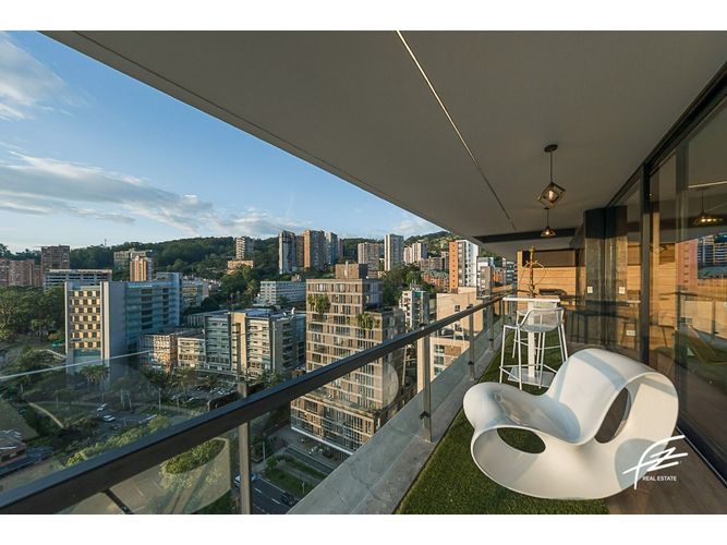 Apartamento de 2 alcobas en venta en El Poblado, Medellín, 149 m² · foto 21 de 22