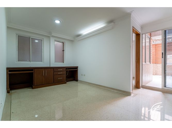 Apartamento de 3 alcobas en venta en Laureles, Medellín, 140 m² · foto 20 de 24