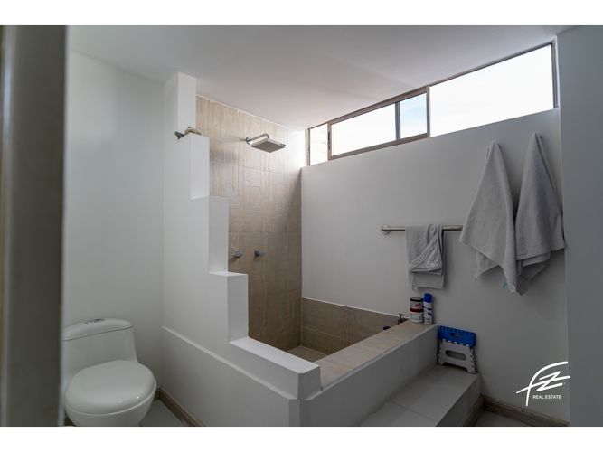 Casa de 4 alcobas en venta en Astorga, Medellín, 337 m² · foto 2 de 24