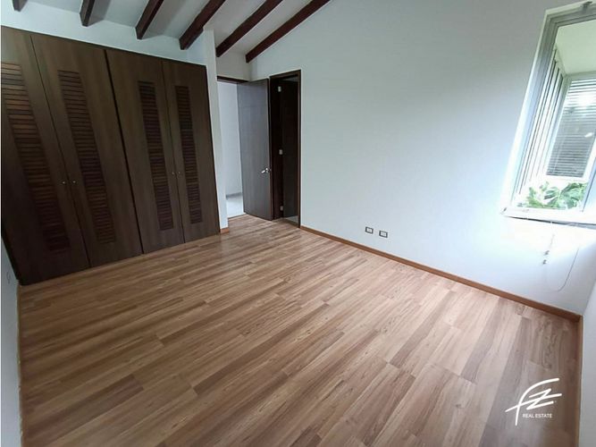 Casa de 5 alcobas en venta en Zona Centro, Envigado, 400 m² · foto 10 de 24