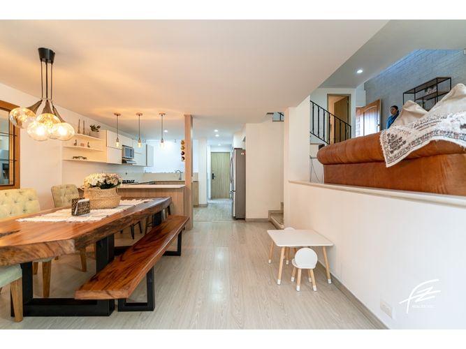 Casa de 4 alcobas en venta en Astorga, Medellín, 337 m² · foto 8 de 24