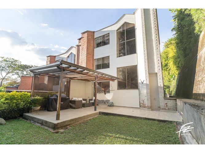 Casa de 4 alcobas en venta en Astorga, Medellín, 337 m² · foto 17 de 24