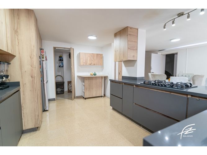 Apartamento de 3 alcobas en venta en Astorga, Medellín, 136 m² · foto 5 de 17