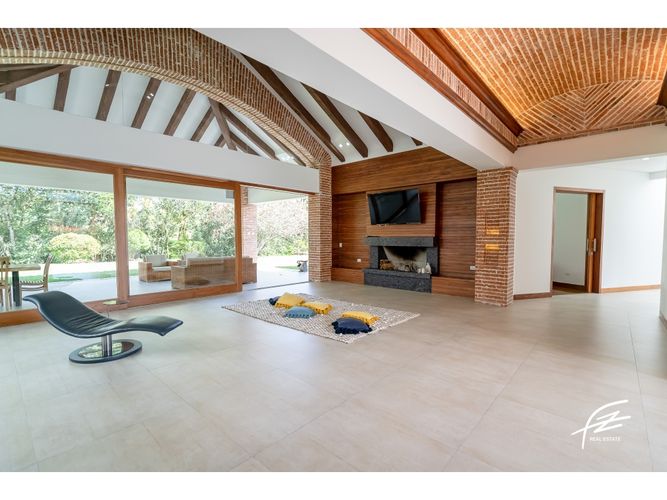 Casa de 5 alcobas en venta en Llano Grande, Rionegro, 600 m² · foto 9 de 24