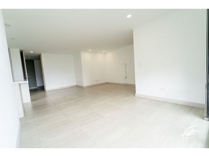 Apartamento de 3 alcobas en venta en Sabaneta Real, Sabaneta, 114 m² · foto 2 de 23