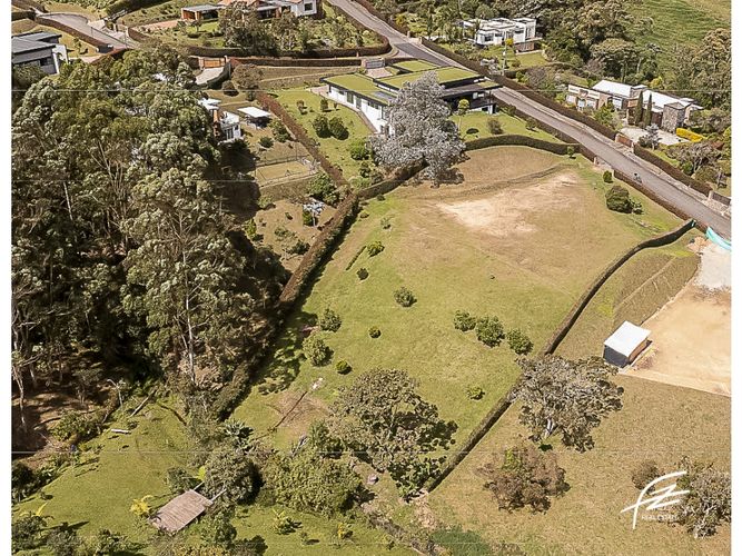 Lote en venta en El Carmen De Viboral, El Carmen de Viboral, 3619 m² · foto 2 de 9
