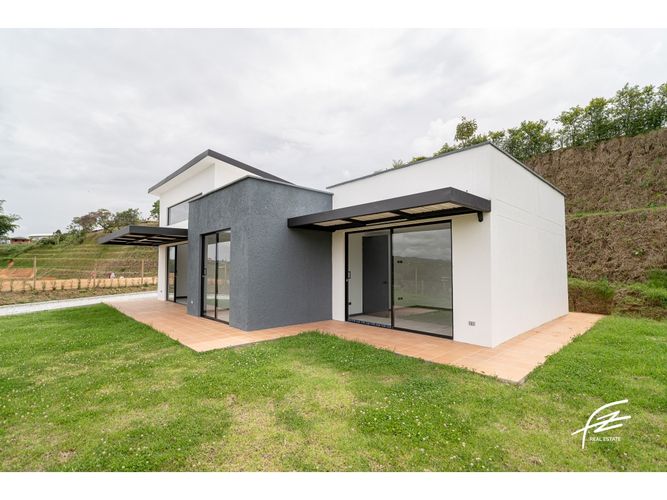 Casa de 3 alcobas en venta en El Porvenir, Rionegro, 150 m² · foto 13 de 20