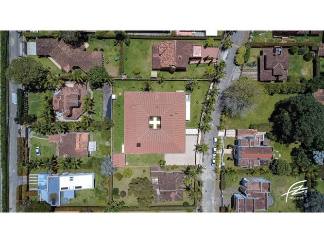 Casa de 6 alcobas en venta en El Porvenir, Rionegro, 800 m² · foto 2 de 24