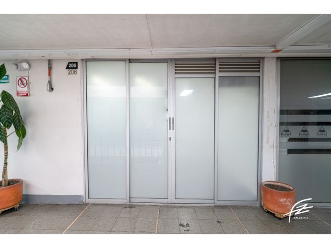 Local en venta en La Candelaria, Medellín, 25 m² · foto 2 de 7
