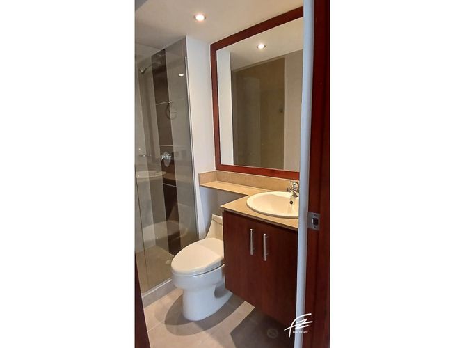 Apartamento de 3 alcobas en venta en El Poblado, Medellín, 95 m² · foto 7 de 18