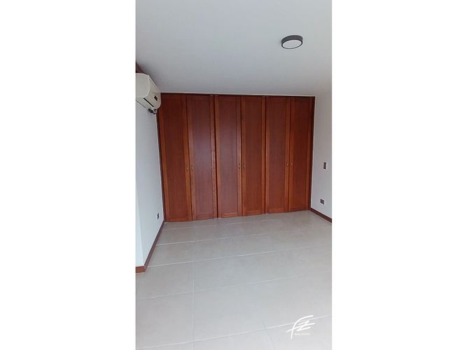 Apartamento de 3 alcobas en venta en El Poblado, Medellín, 95 m² · foto 10 de 18