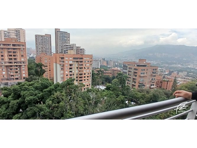 Apartamento de 3 alcobas en venta en El Poblado, Medellín, 95 m² · foto 13 de 18
