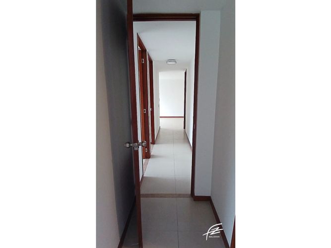 Apartamento de 3 alcobas en venta en El Poblado, Medellín, 95 m² · foto 16 de 18