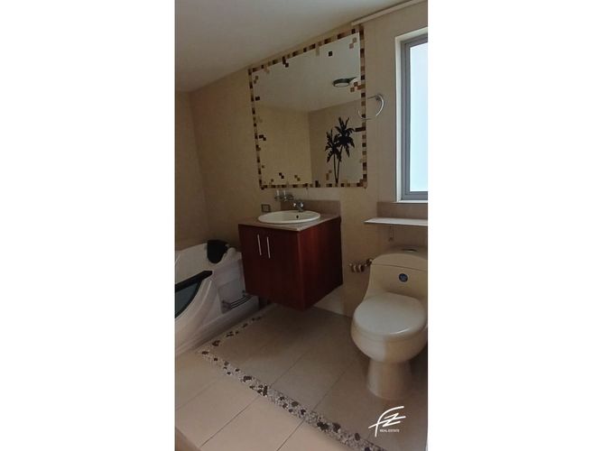 Apartamento de 3 alcobas en venta en El Poblado, Medellín, 95 m² · foto 17 de 18