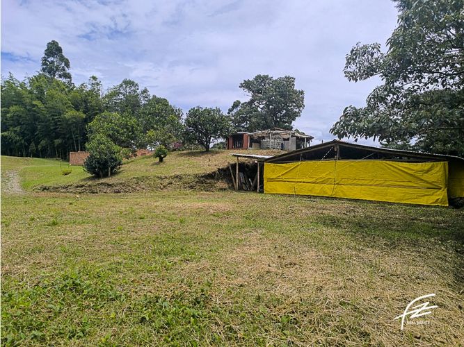 Finca en venta en La Ceja, 280 m² · foto 2 de 24