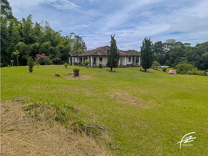 Finca en venta en La Ceja, 280 m² · foto 13 de 24