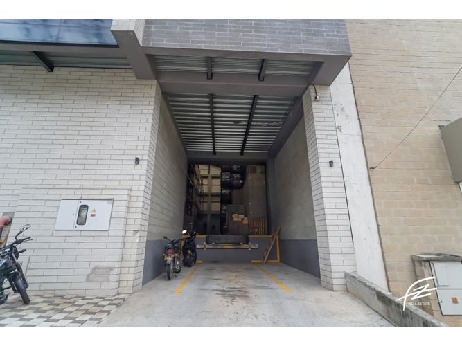 Bodega en venta en Monta�Ita, Copacabana, 1300 m² · foto 2 de 21