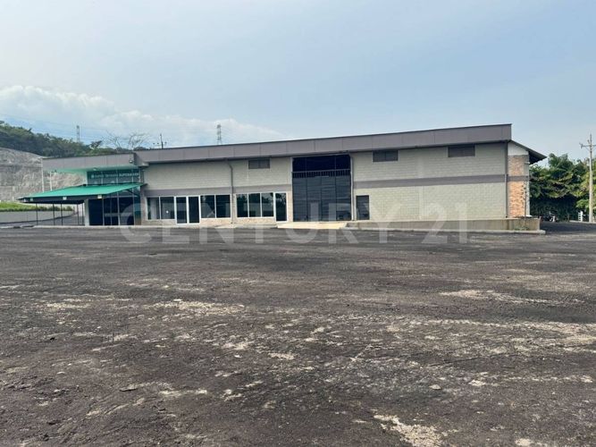 Bodega en arriendo en Aeropuerto Vanguardia, Villavicencio, 1400 m² · foto 2 de 14