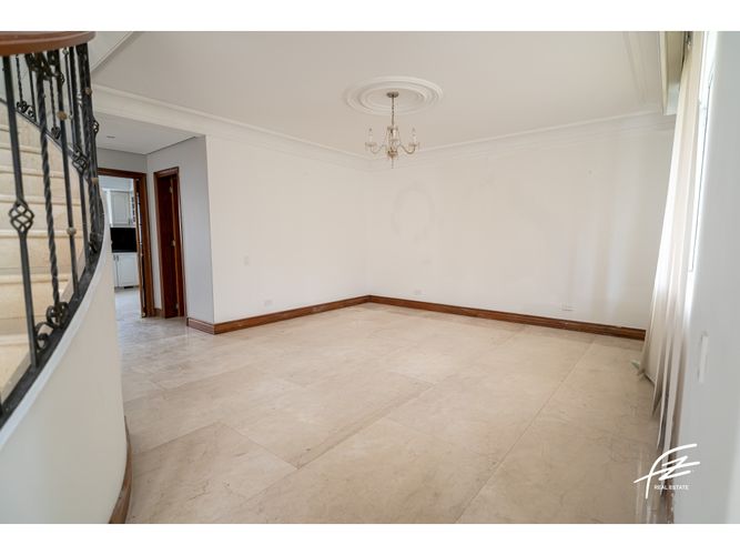Casa de 5 alcobas en venta en San Lucas, Medellín, 504 m² · foto 3 de 24